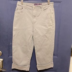 Gray Gloria Vanderbilt Stretch Jean Capris